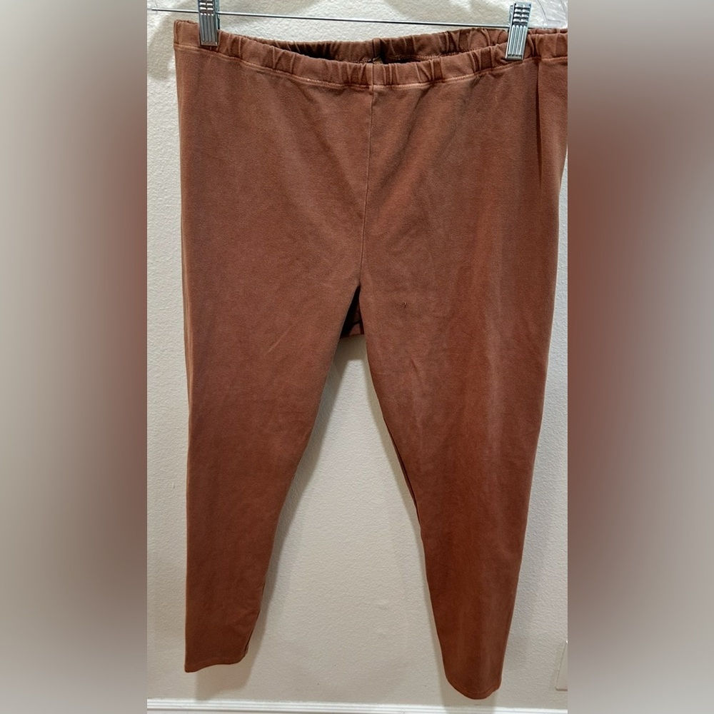 NWT Skims Outdoor Legging Womens
Size 4X Brown Elastic Waist Pull
